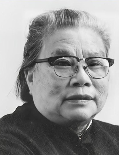 就在朱德总司令的孙子被执行死刑的第二天，朱老总的夫人康克清外出参加重要活动。行车