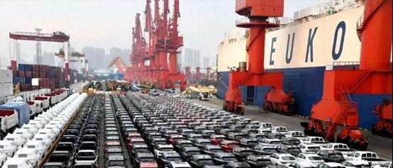 墨西哥把俄罗斯给顶了，中国汽车出口的老大换人了。新鲜出炉的数，去年咱们往墨西