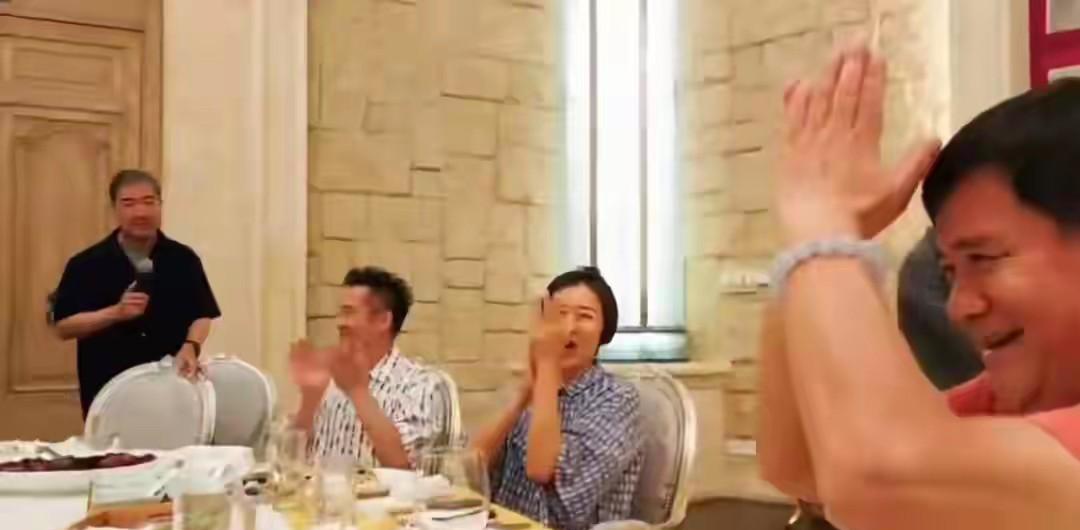 我的天呐，一直都以为他俩已经分手了呢，没想到原来并没有分呀！还是原来的她和