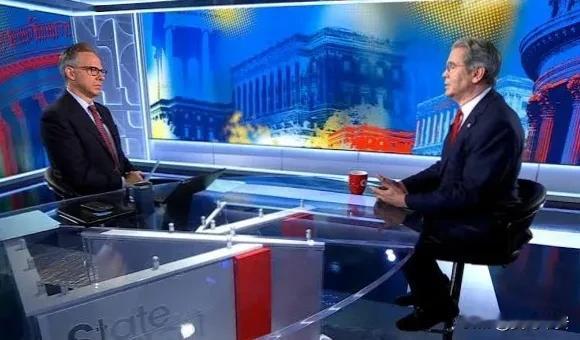 主持人：特朗普总统被中囯人耍了贝森特：说这话的人简直太无知了，更可悲的是，他根