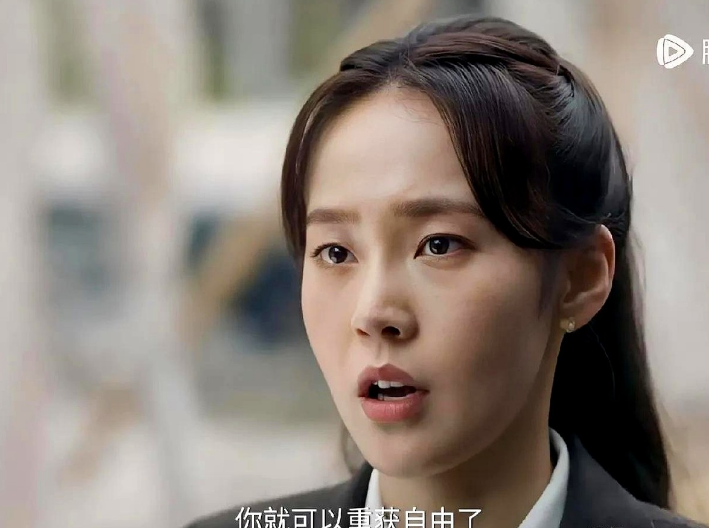《潜渊》下集预告：梁朔对谢念慈说：除掉陈更生之后，希望你离开这里。谢念慈说：