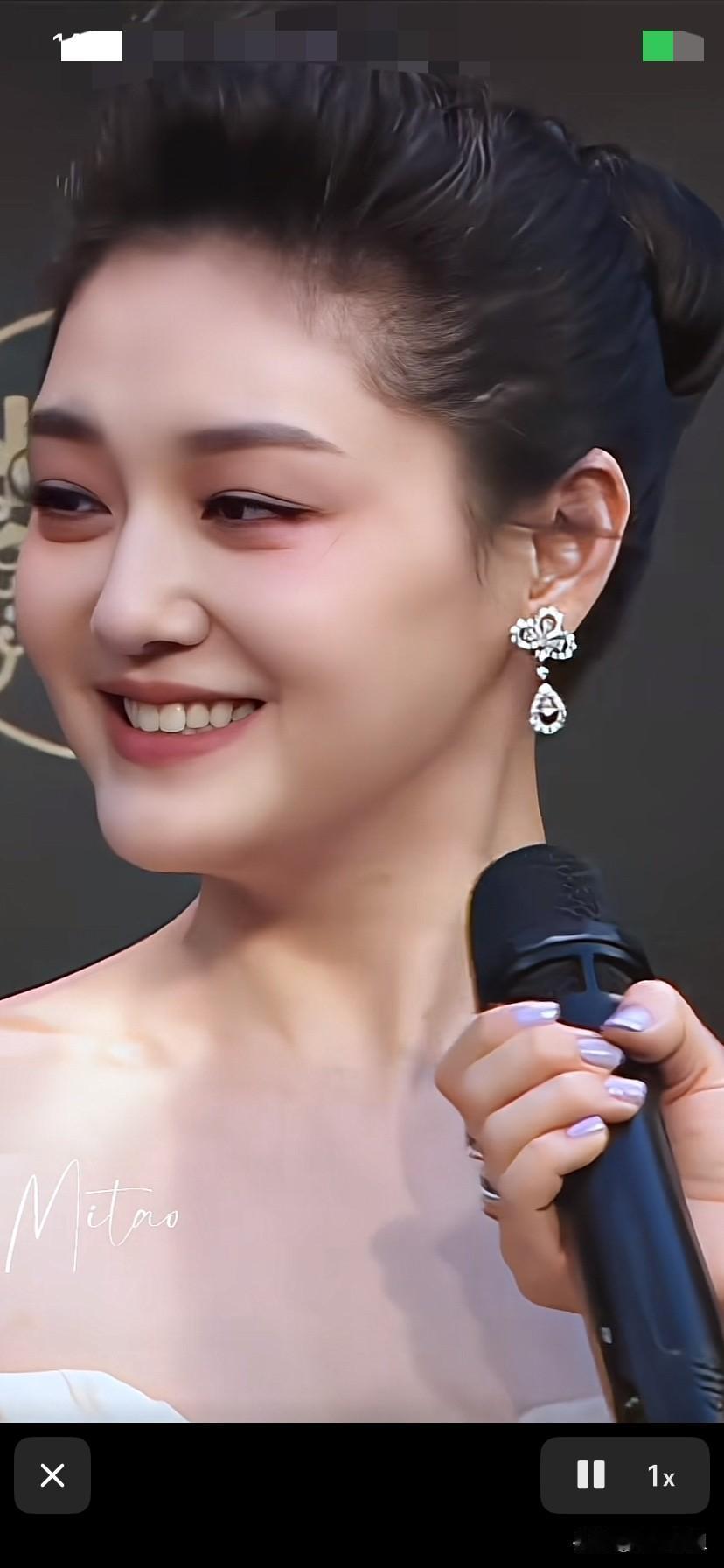 美丽的大s，看到大s的视频，忍不住还是多看两眼！截屏保存下来！出席活动总是那么