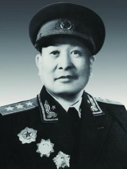 1949年，74军军长邱维达被俘，后来钟期光看到战俘名单，看到他的名字后，愣了一