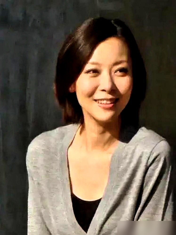 钟期光上将的孙女在片场指着鼻子骂剧组，然后被湖北省文化厅告了。2005年拍《惊情神农架》，剧组为了取