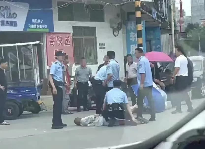 “必须死刑！”广东普宁，一56岁男子猜忌村里干部在征地补偿款上动了手脚，多次举报