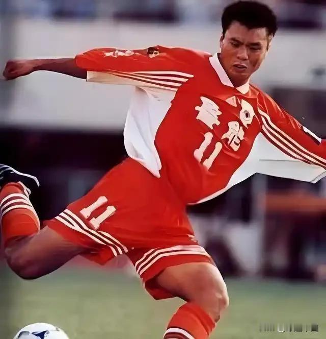 2000年5月31日，山东鲁能泰山队突然发布公告，以“不服从纪律”为由，给予察可