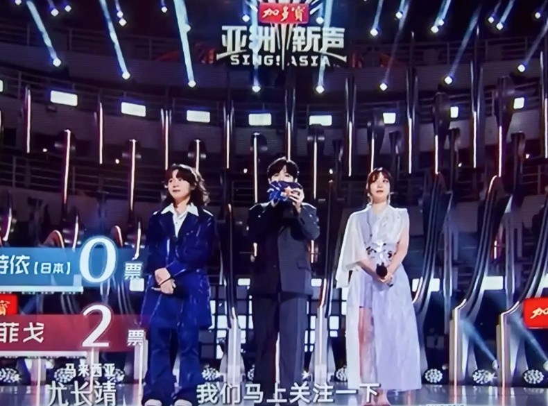 又看了一期《亚洲新声》，强烈地觉得应当呼唤《中国好声音》的回归！《亚洲新声》