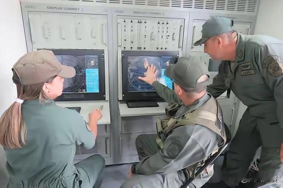 就在中国歼-16重型战斗机压制美军F-22隐身战斗机的消息曝光后，委内瑞拉方面也