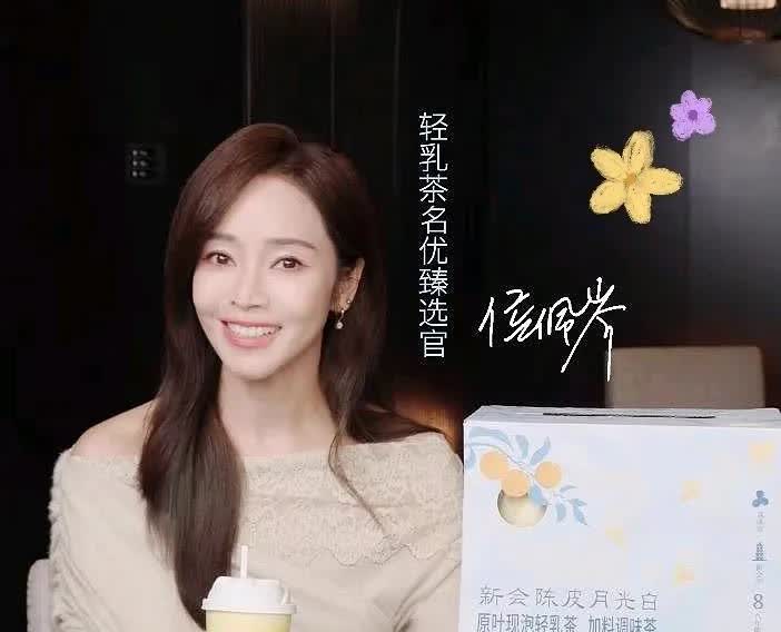 我以为侯佩岑可能会去歌手做主持人，也以为她会参加一些线下活动。可是我万万
