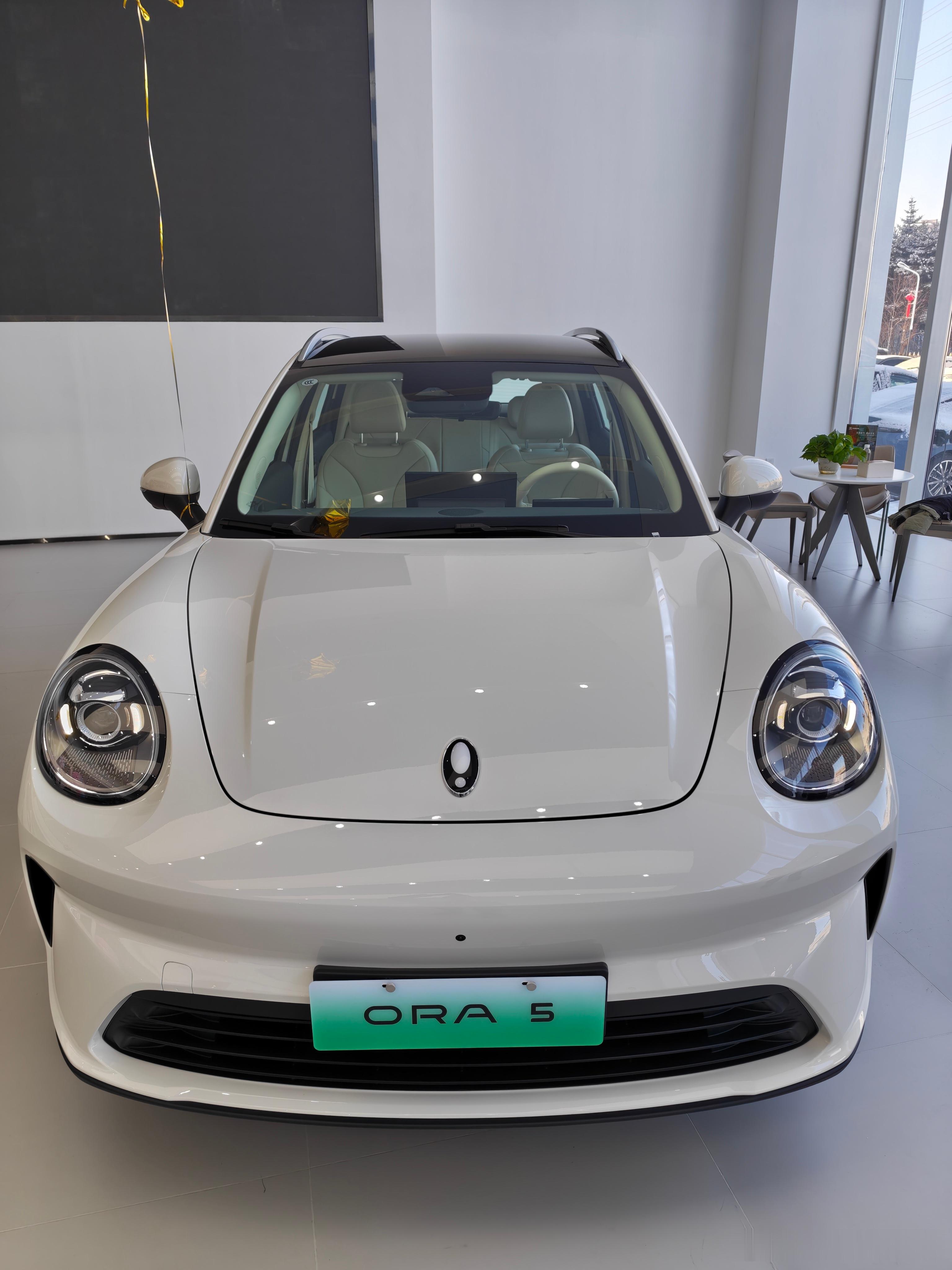 来看一眼长城欧拉5这个年轻人的第一辆车