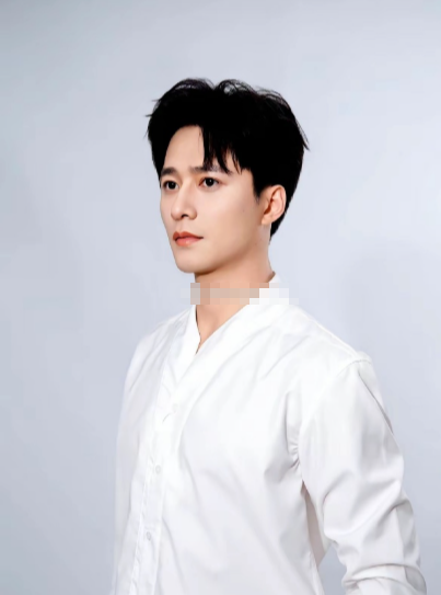 娱乐圈有个男演员，拍戏不为了赚钱。他把片酬到账叫“零花钱到账”，挑本子只看自己