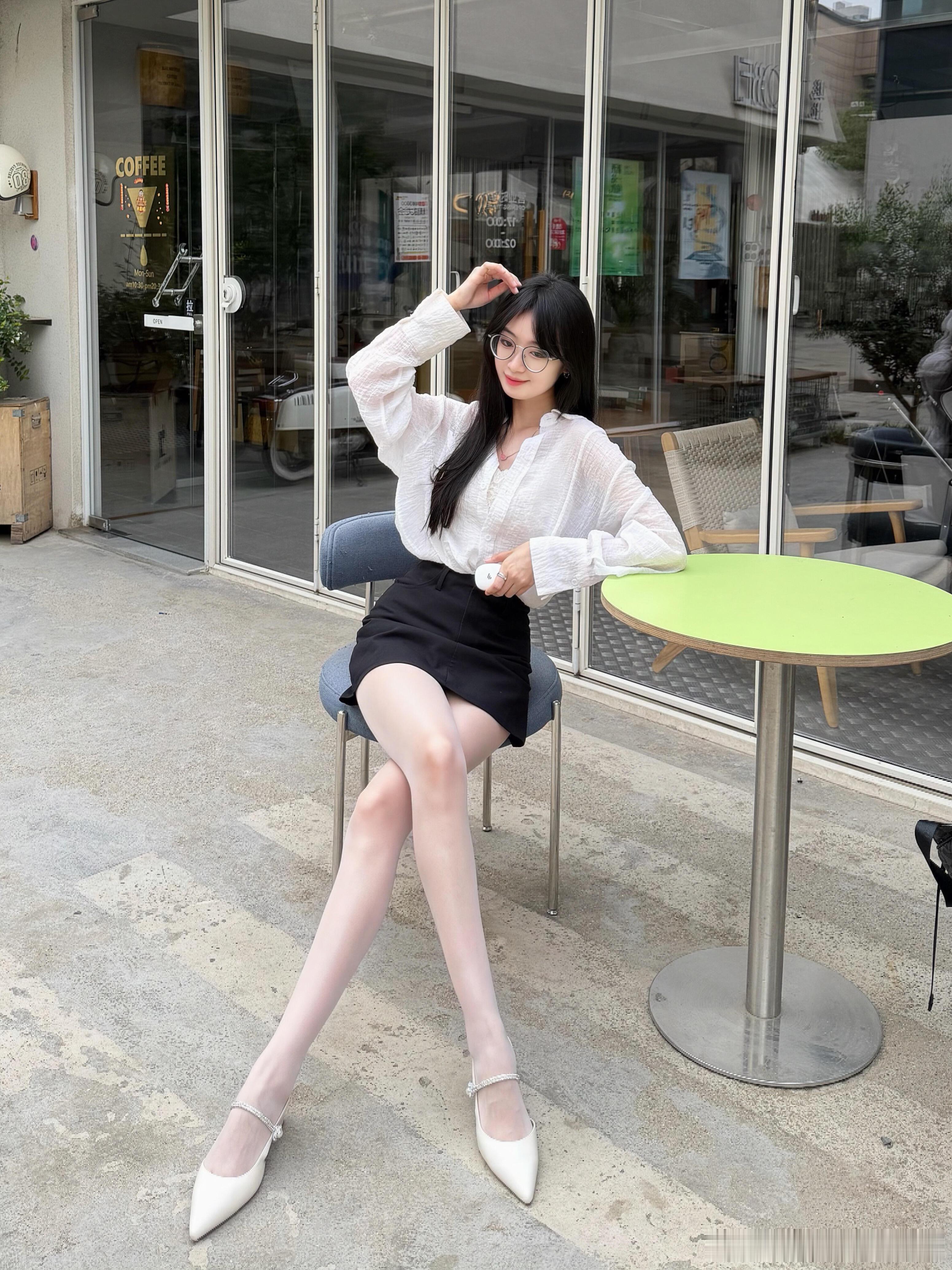 高个子女生穿丝袜真的很美~