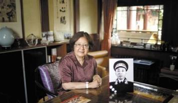 1970年开国上将叶飞的女儿叶葳葳从北大毕业了，一纸调令将她分配到青海省德令哈市