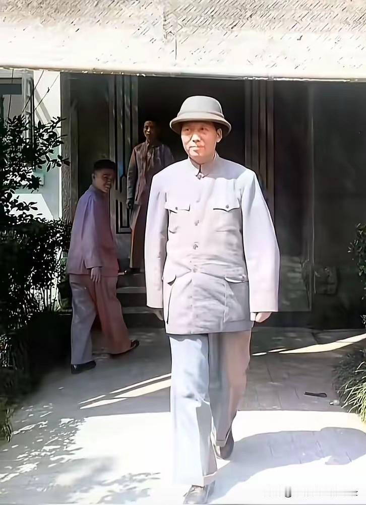 翻身不忘共产党，幸福不忘毛主席！[祈祷][祈祷][祈祷][祈祷][祈祷][祈祷]