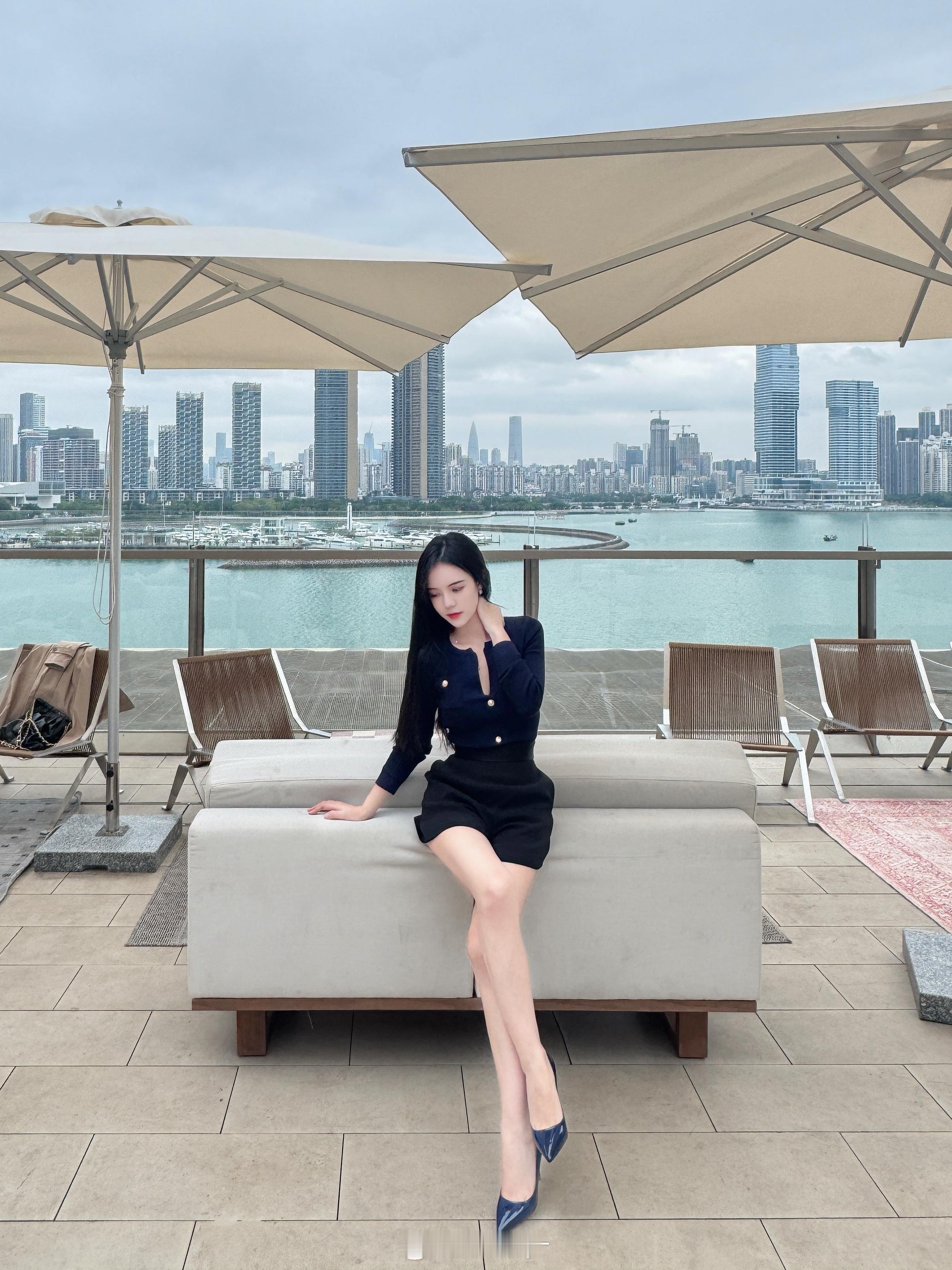 蓝色是我最喜欢的颜色🌛​​​