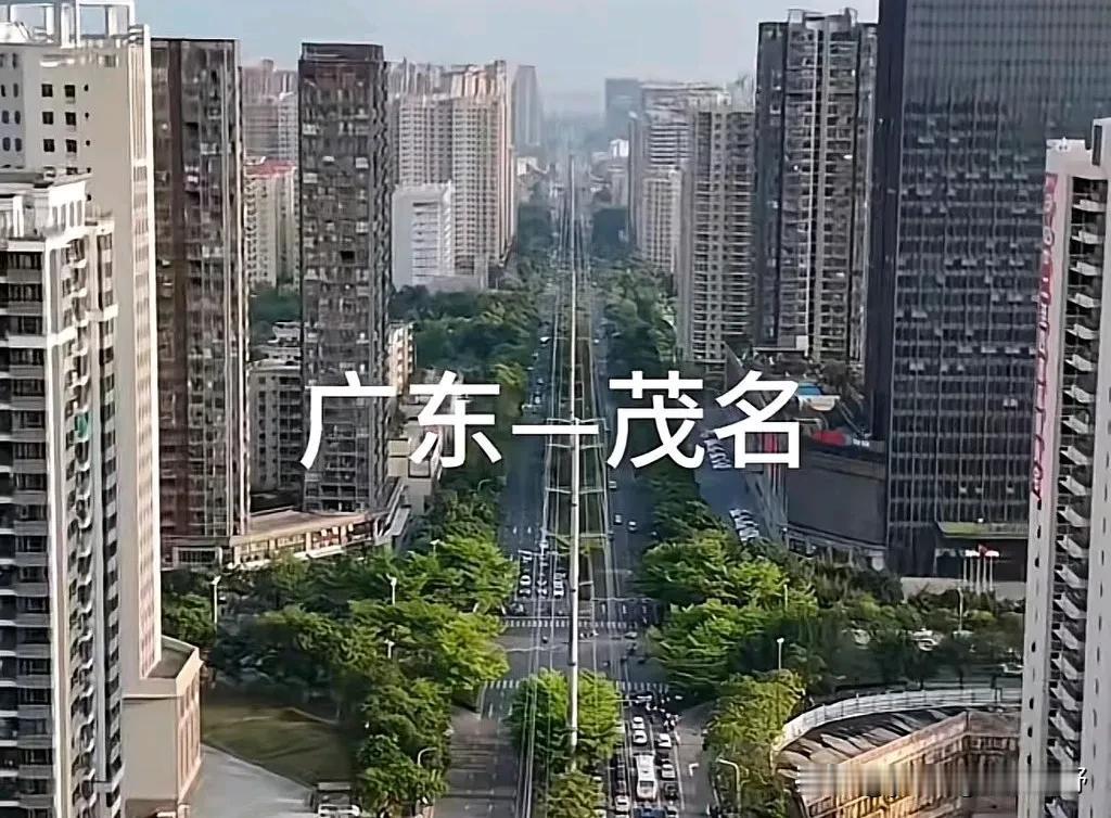 广东湛江与茂名，粤西地区里的两座兄弟城市。两座城市有各自的区位因素，因此也形成了