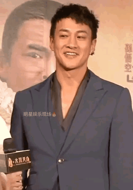 当记者问何润东，婆媳有没有争吵？他笑着说，你觉得我现在可以讲吗？你不可以私聊？之