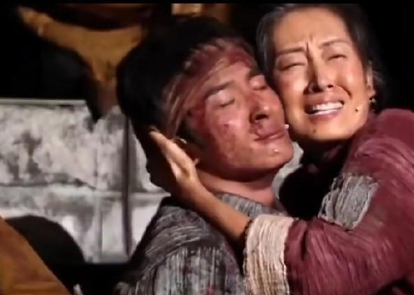 今晚的文艺晚会上，舞台剧《永远的番号》演员栏上有刘敏涛和张翰的名字，但网友们看了