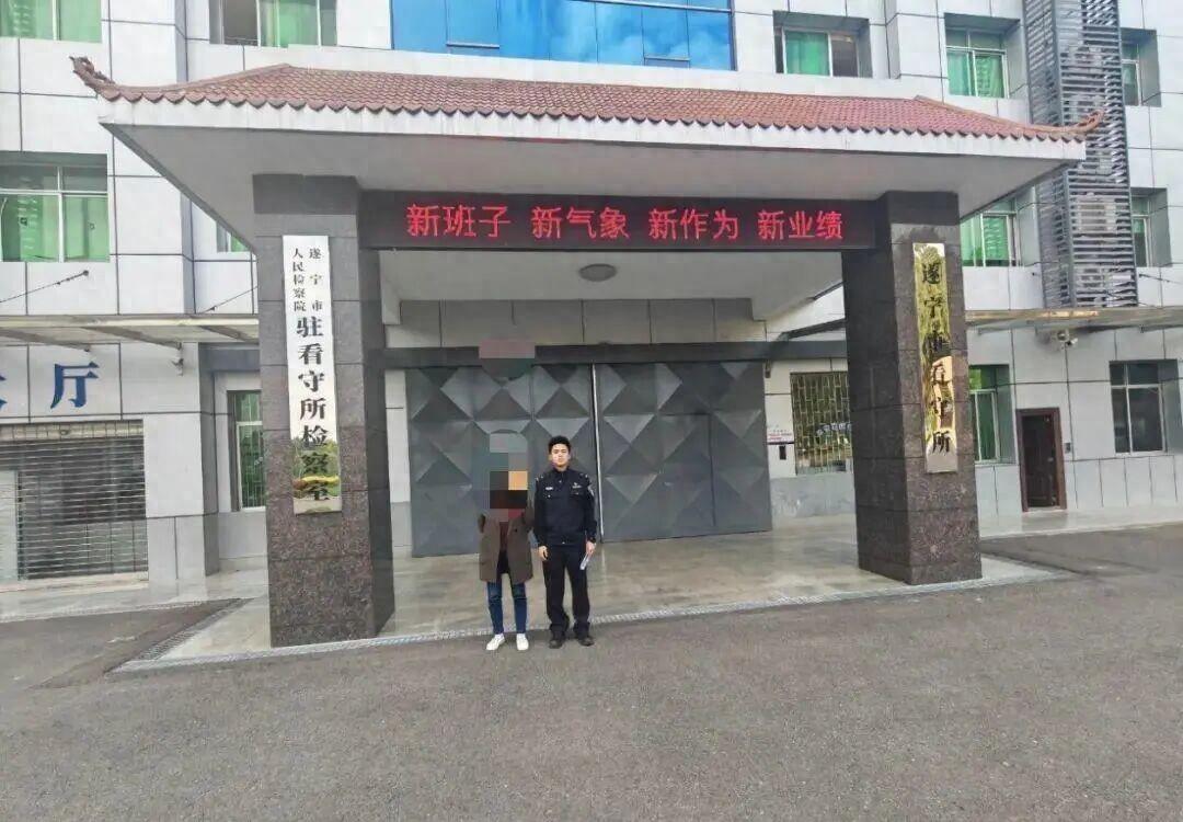 熟人借手机，转账无声无息，60万哪去了？昨天听隔壁王姨说，她被一起玩麻将二