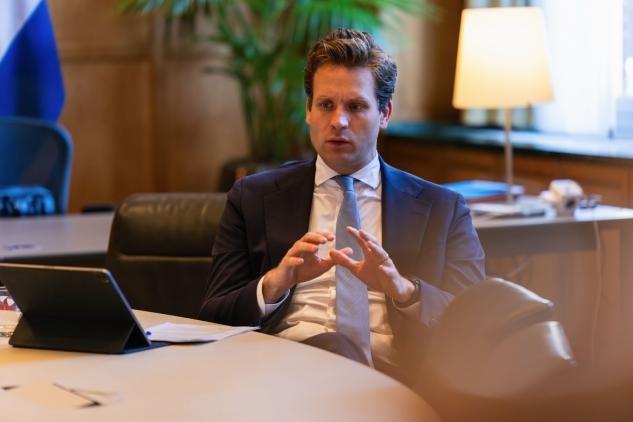 荷兰高官取消访华，真实原因懂得都懂，端正了态度再来《电讯报》12月2日报道，