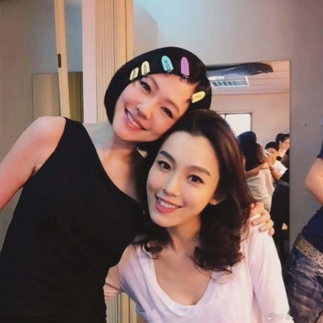 范玮琪发文为小S庆生范玮琪发文为小S庆生，关系真好啊～范玮琪晒旧照为小S庆生