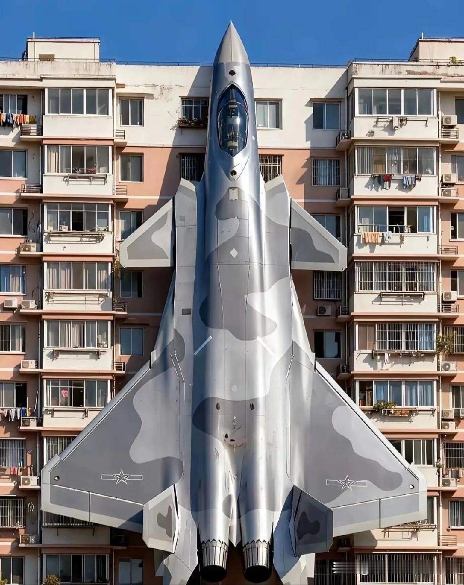 歼20到底有多大，可能很多人没有明确认知...歼20机身长约21.2米，翼展