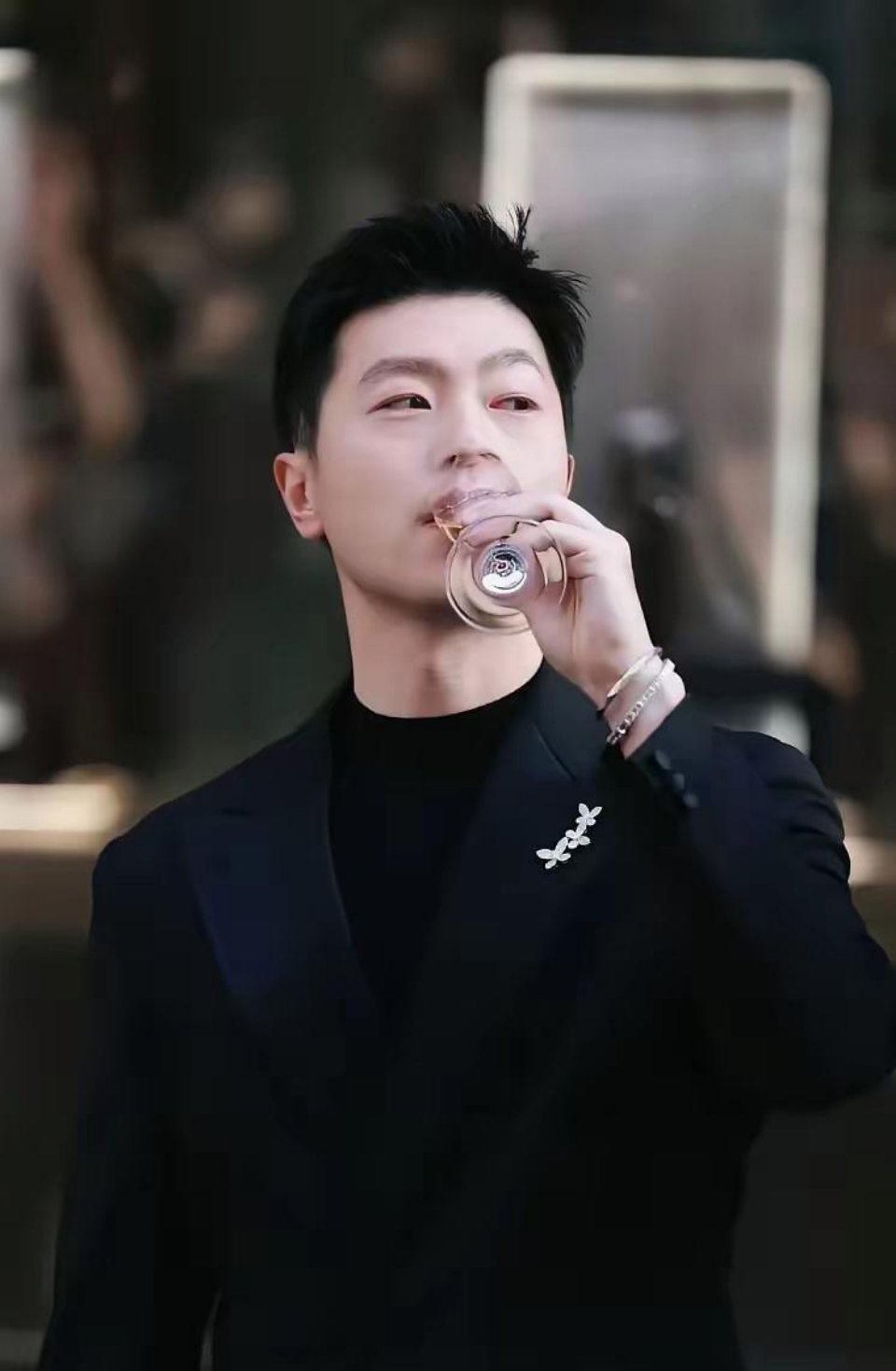马龙这个手链居然这么贵​​​