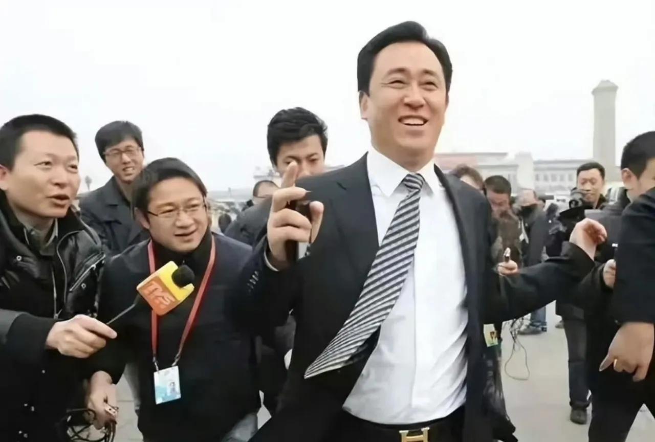 我问学法律的妹妹，许家印被判了，老百姓的房贷是不是不用还了，她白了我一眼说你想的