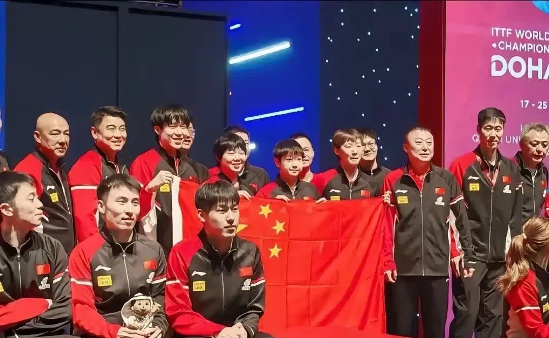 王楚钦赢下这枚世锦赛男单金牌谁最开心？梁子得笑开花了吧，毕竟他当初力挺大头，多少