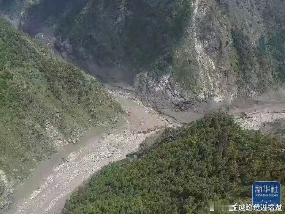 吉隆口岸联检大楼被毁我滴天，还没去过呢，工作人员还好吗？[哭哭]​​​