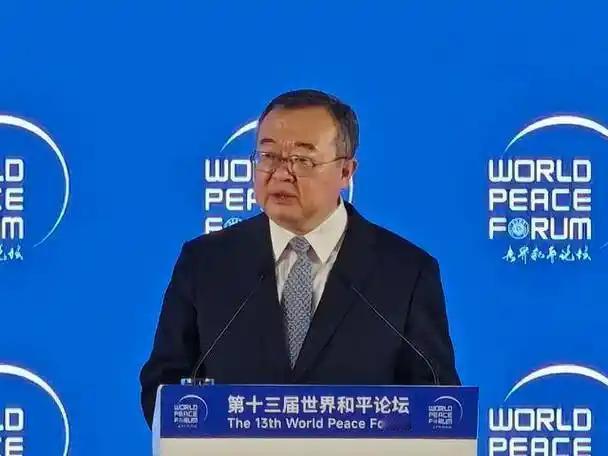 中美是战是和？中国高层明确表态，美媒：中国已3个月没买美国油。美国这下彻底急了，