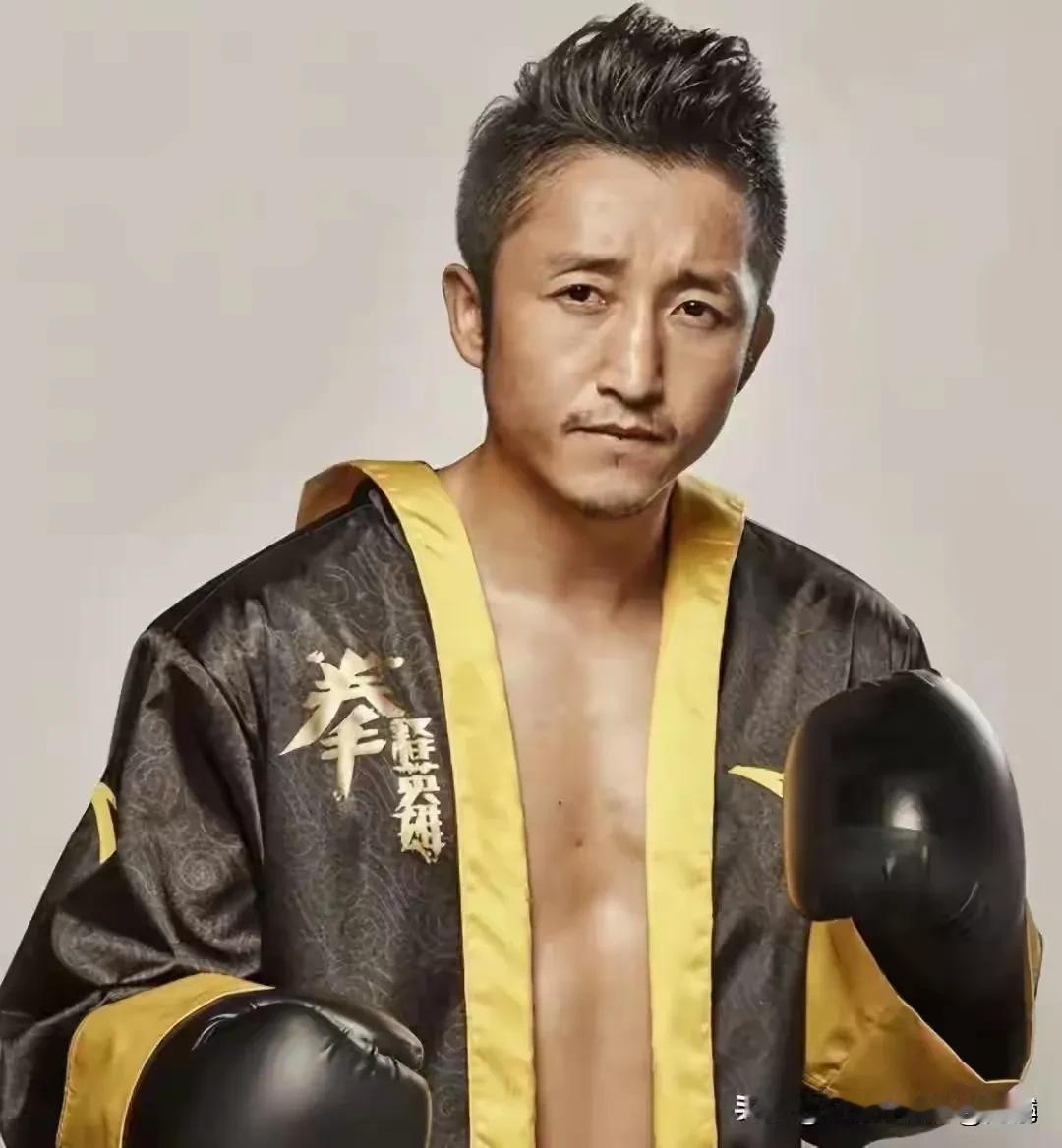 若问谁是这个世界上最听媳妇话的男人，那非邹市明莫付了！45岁高龄的邹市明近日宣