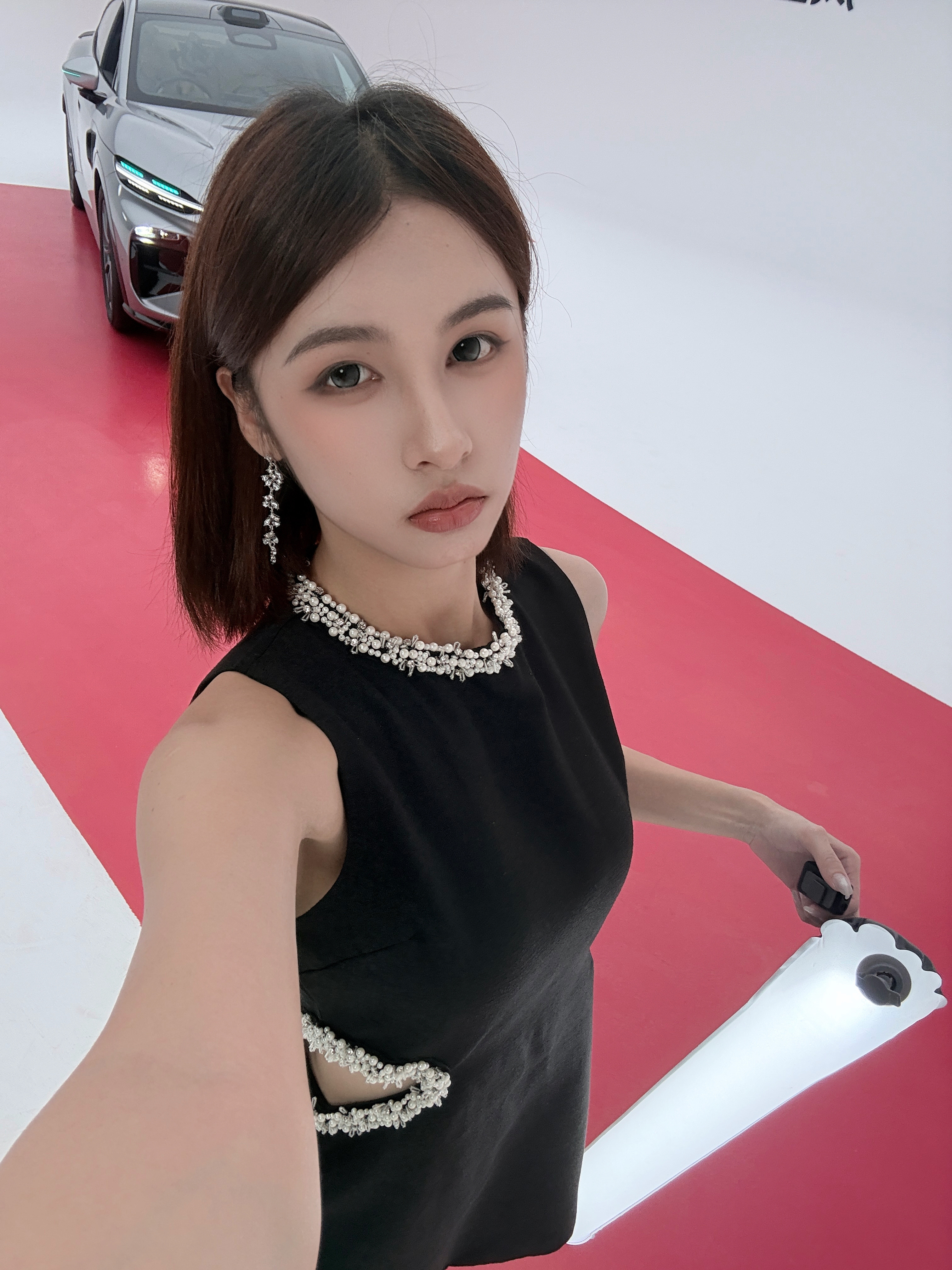 忘记带睫毛夹了，大家看看没有卷翘睫毛的妆容如何？（摄影师说没区别我不信！