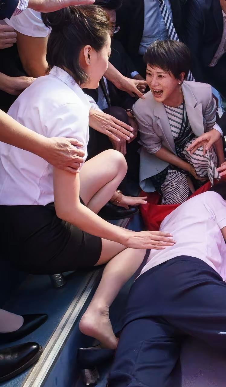 这个明星叫什么呢？