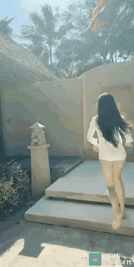 这才是所谓的豪宅大海是他的游泳池