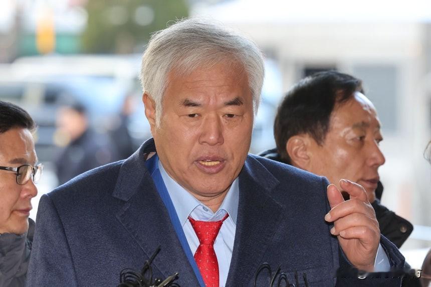 涉嫌煽动围攻首尔西部法院的第一爱心教会牧师、韩国极右翼代表人物全光焄的司法调查也