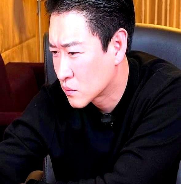 当年手撕发票、发6000字长文的曹云金，怎么突然在直播间“感谢郭老师”了？他这