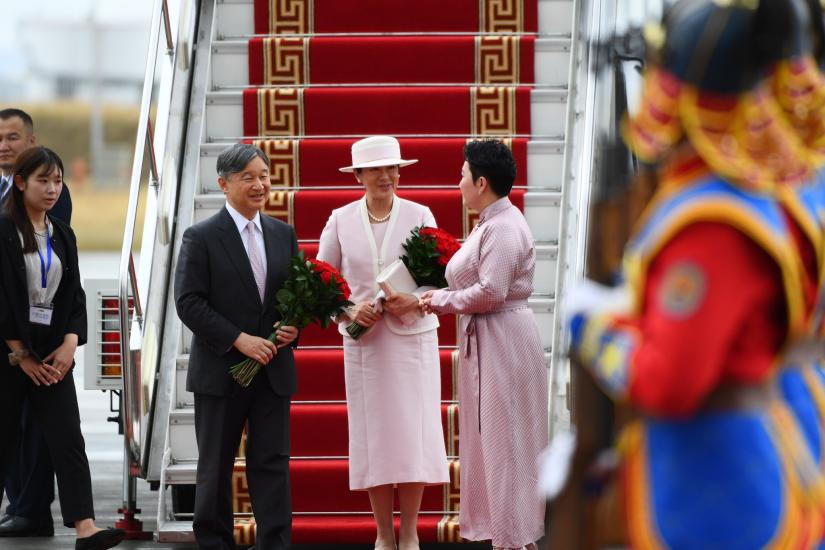 日本天皇首访蒙古国，专程祭奠日军亡灵，网友：喂不熟的白眼狼！7月6日至13日