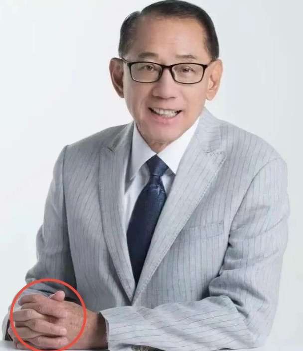 万万没想到杨受成竟然还有这个好习惯他曾经在一个节目采访中有说到过，在他吃饭