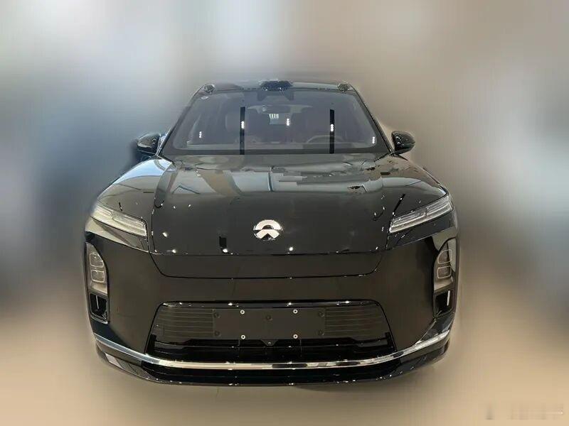 蔚来ES8销售反馈：1，这家店卖得最好的是六座行政豪华版，指导价40.68万，其