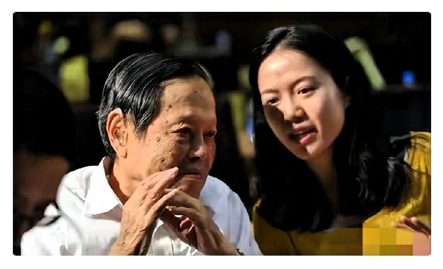 我问我一个搞社科的朋友，先生走了最放心不下的是儿女还是翁帆？​朋友说答案不难猜