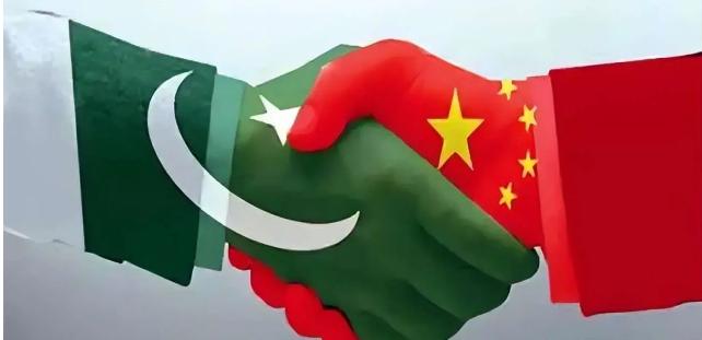 在大国竞争加剧的背景下，小国的“平衡外交”已从策略升格为一种生存本能。看看巴基