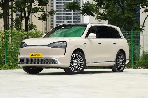 问界M9：把“车内体验”摆在前面的豪华SUV，确实戳中了很多家庭用户 我觉得