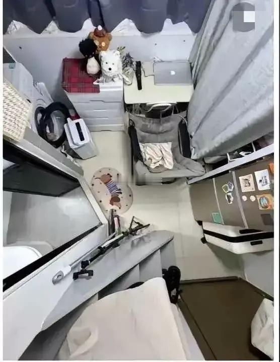 香港4平米的公寓，每月四千块！