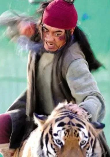 山东自古就有山东大汉一说，也就是说自古至今，山东人的身高在中国普遍就很高。还有就