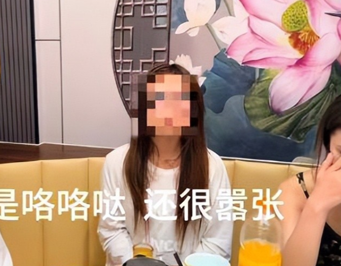“太炸裂了！”浙江女子抓奸，丈夫被抓现行，小三漂亮且未成年，聊天记录不堪入目