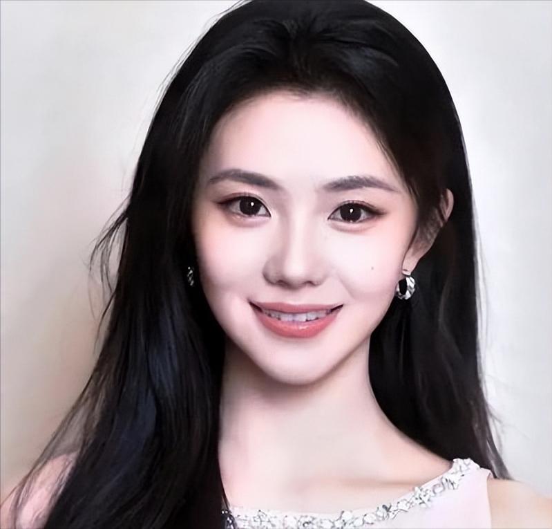 张艺谋被骂了两年“老糊涂”，说他砸钱捧人没底线。结果一份合同曝光：刘浩存片酬20