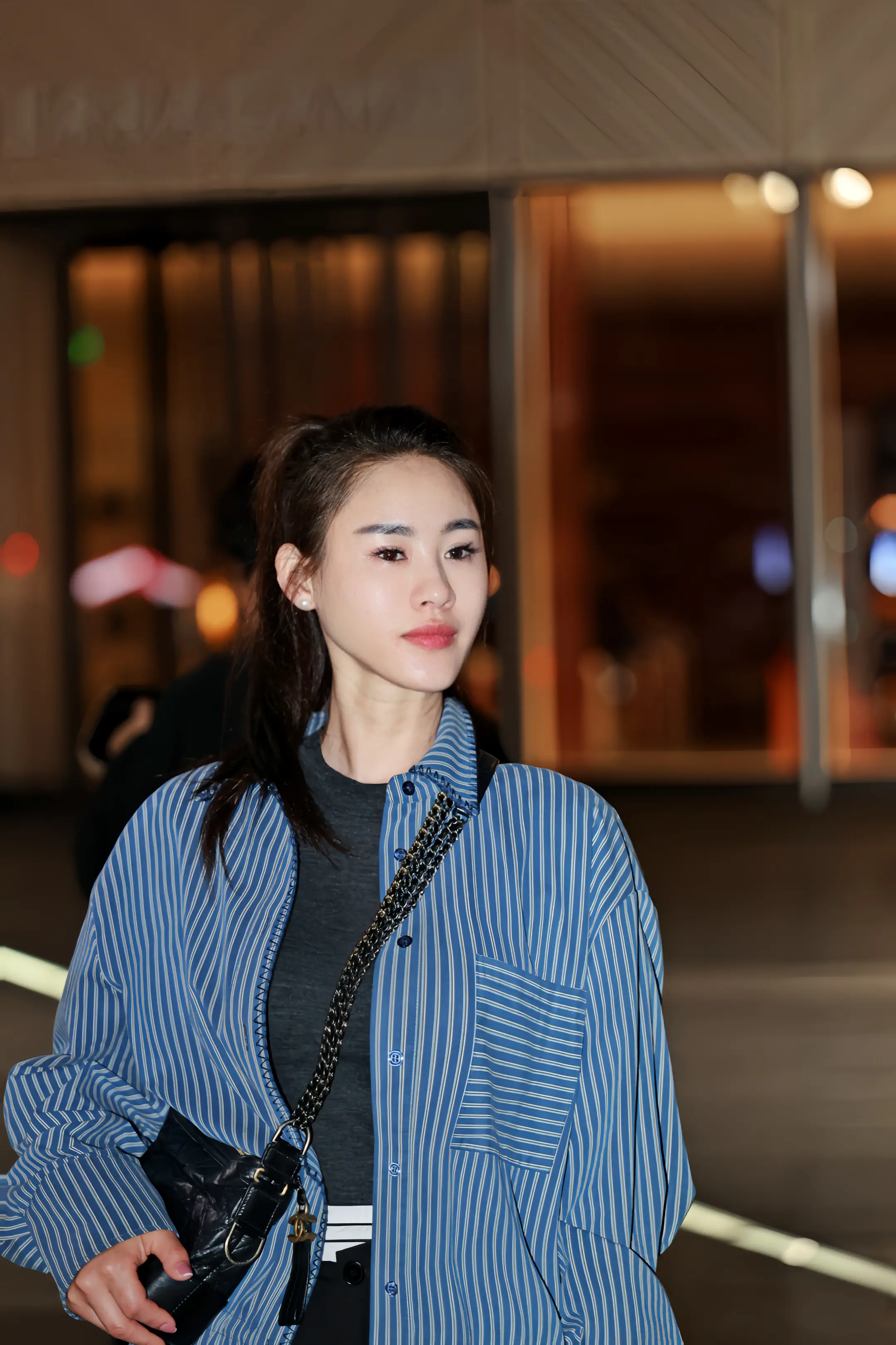 成都街头，每一步都是时尚大片。不用特意摆pose， *成都的晚风、路灯...