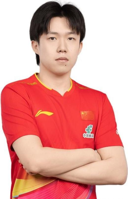 我和母亲闲聊，聊起王楚钦与林诗栋两位年轻国乒选手，问她更欣赏哪一类人的性格。