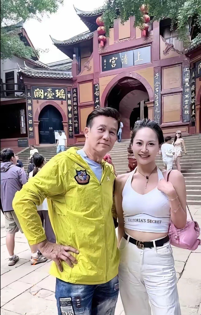 万万没想到，现实中的男神怎么老成这样了这谁还能认得出来啊？